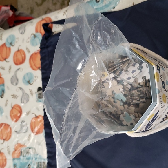 Hallmark new puzzle,  1000 pieces We Believe in.... - Picture 3 of 10